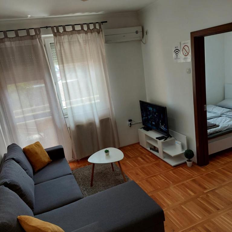 Smiley 2 - Subotica Centar - One-Bedroom Apartment - 5