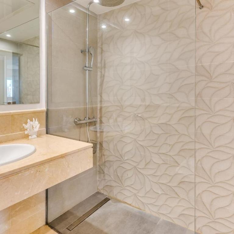 Magic Corner on Golden Mile - Apartment - 35