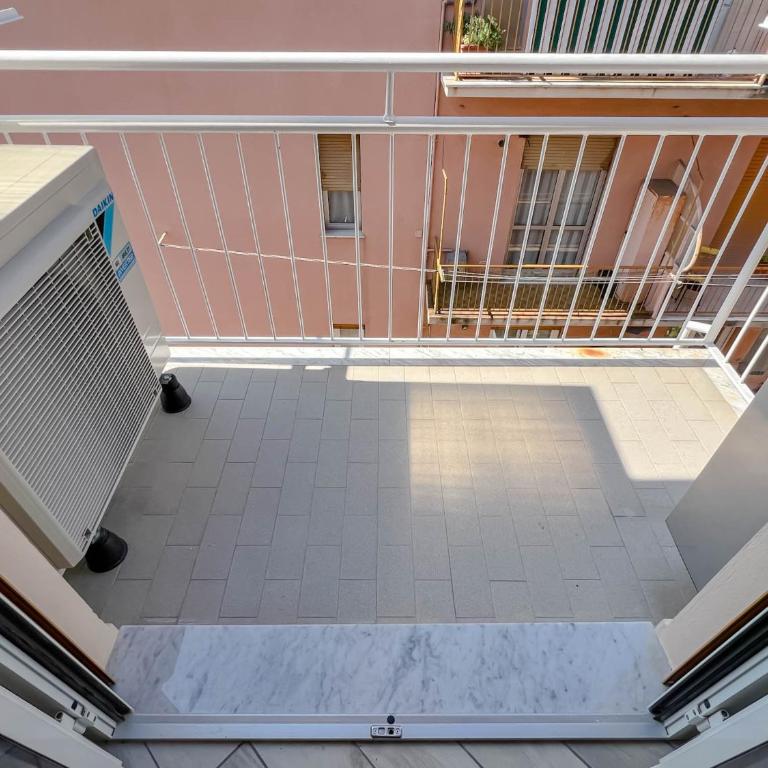 Trilocale super ristrutturato - Appartamento con 2 Camere da Letto - 12