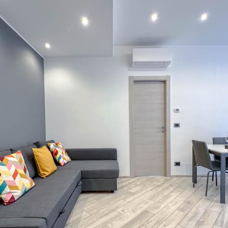 Trilocale super ristrutturato - Appartamento con 2 Camere da Letto - 14
