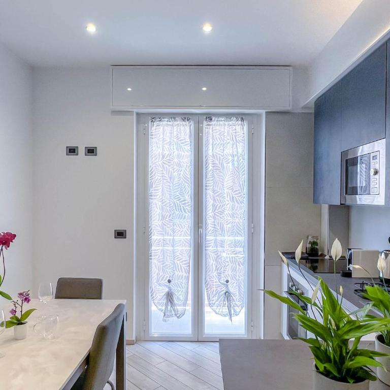 Trilocale super ristrutturato - Appartamento con 2 Camere da Letto - 20