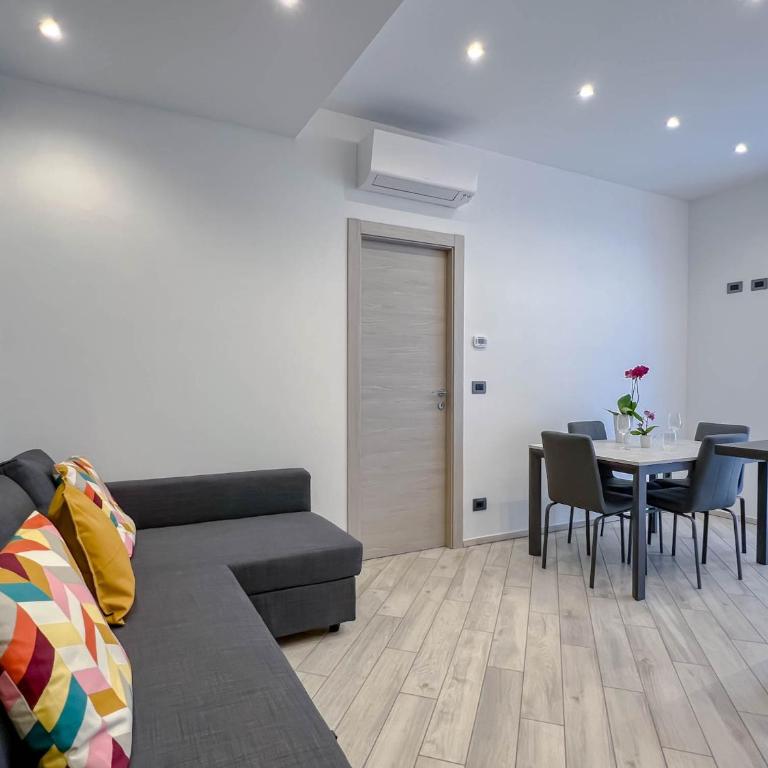 Trilocale super ristrutturato - Appartamento con 2 Camere da Letto - 21