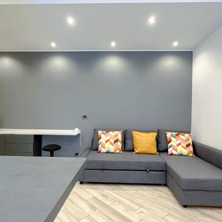Trilocale super ristrutturato - Appartamento con 2 Camere da Letto - 22