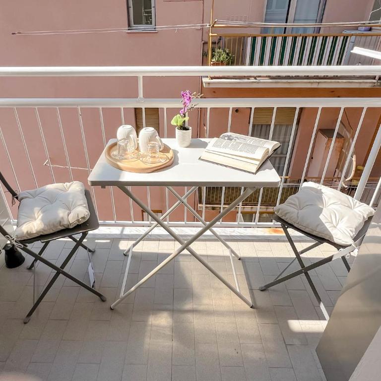 Trilocale super ristrutturato - Appartamento con 2 Camere da Letto - 24