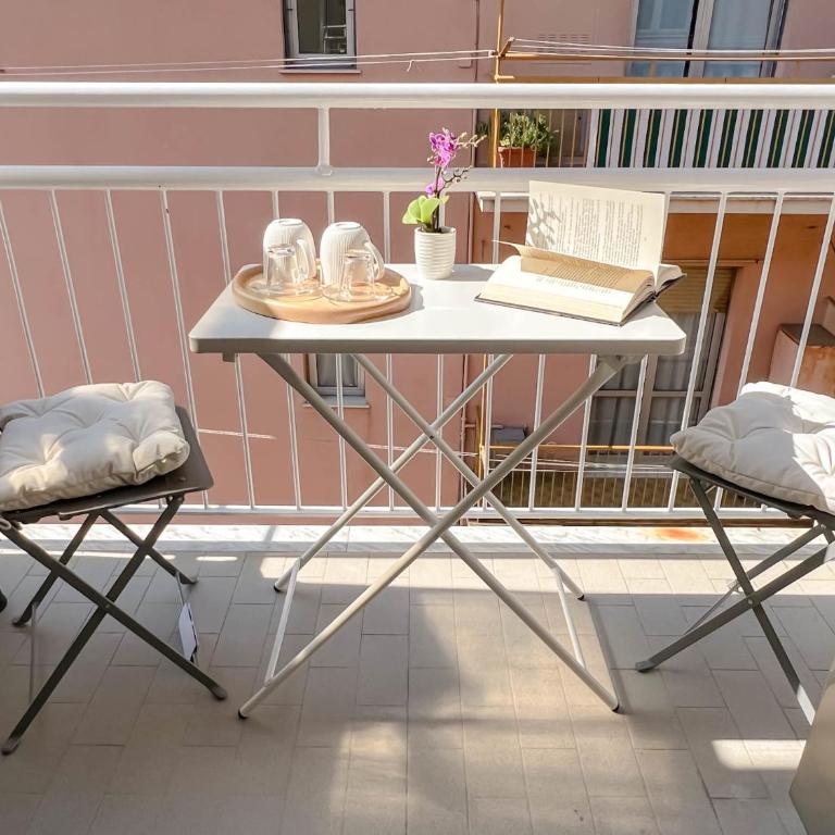 Trilocale super ristrutturato - Appartamento con 2 Camere da Letto - 25