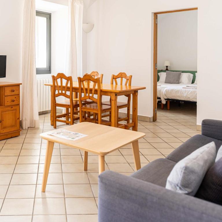 Petit Hotel Hostatgeria Sant Salvador - Apartamento de 2 dormitorios con terraza - 7