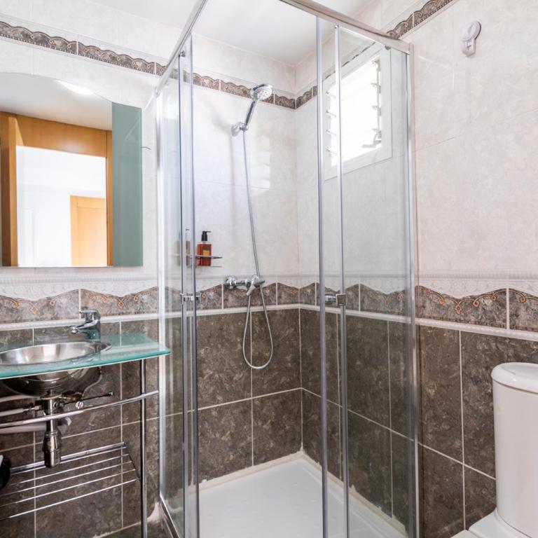 Penthouse Duplex in a 4 floors spanish house -8 min to center by Metro - Penthouse Apartment - 61