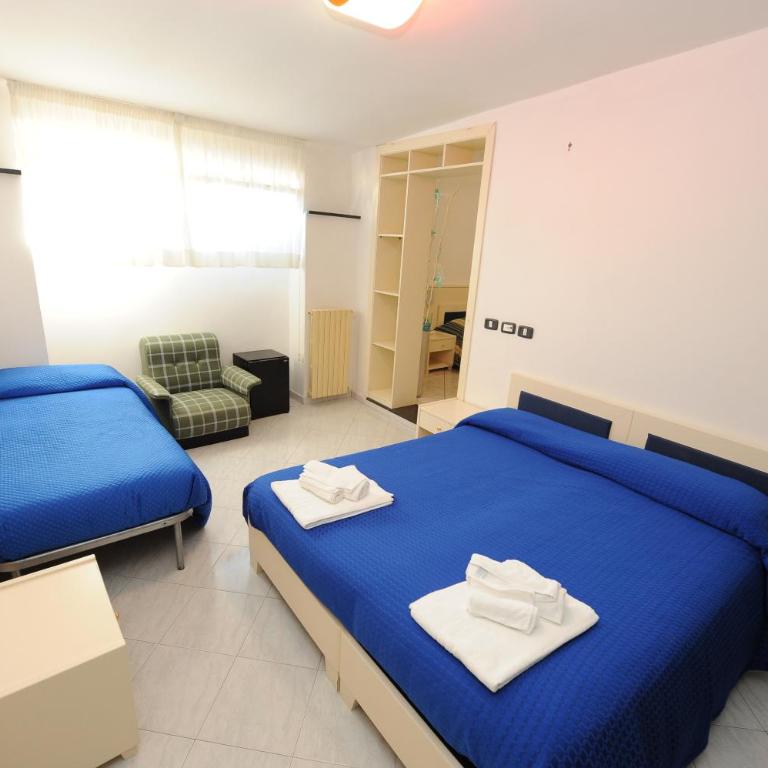 B&B Anna Lungomare - Camera Familiare Deluxe - 5