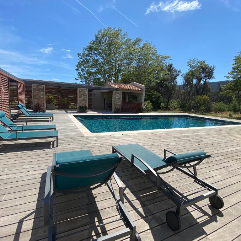 Magnifique villa avec piscine au coeur des vignes - Villa 3 Chambres - 17