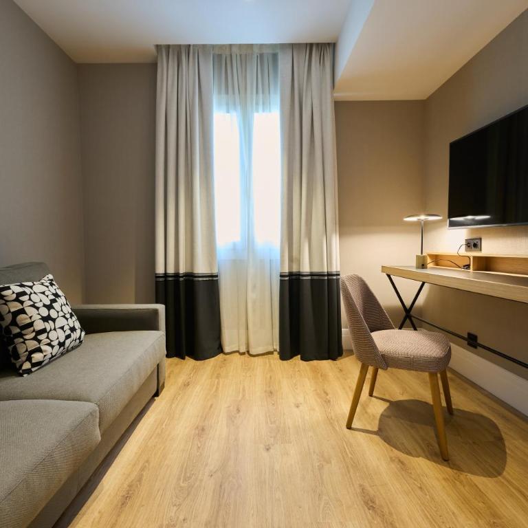 Catalonia Ramblas 4* Sup - Suite Barcelona with private pool - 4