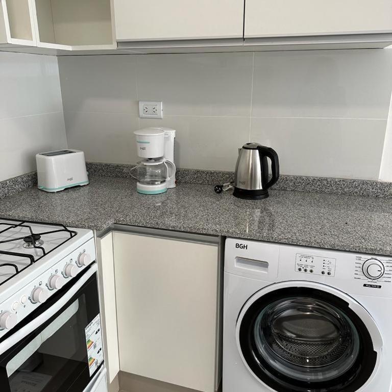 DEPARTAMENTO 2 AMBIENTES ZONA CENTRO - Apartamento de 1 dormitorio - 2