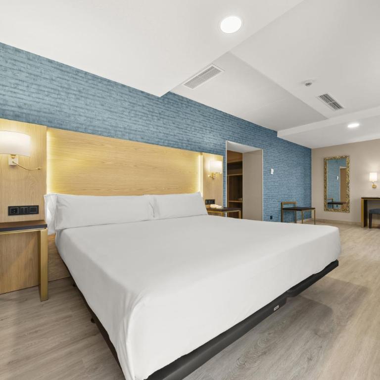 Hotel Zentral Ramiro I Oviedo - Habitación Doble con zona de estar - 1