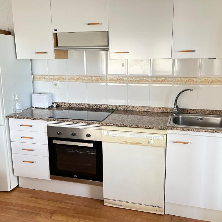 Apartment with sea views next to the beach of Mar Bella - One-Bedroom Apartment - 27
