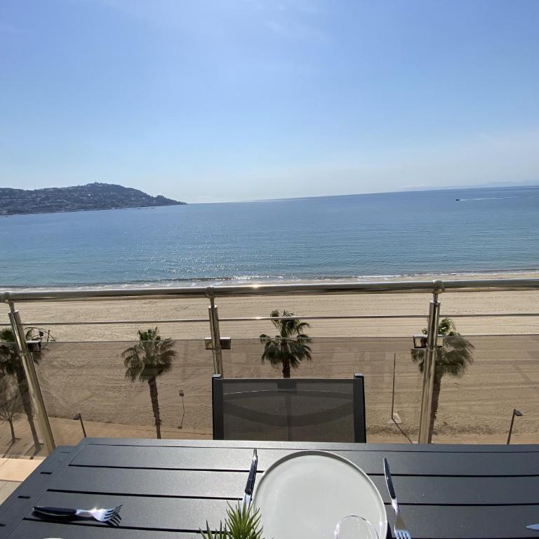 Roses Europa 60 - Apartment with Sea View - 2