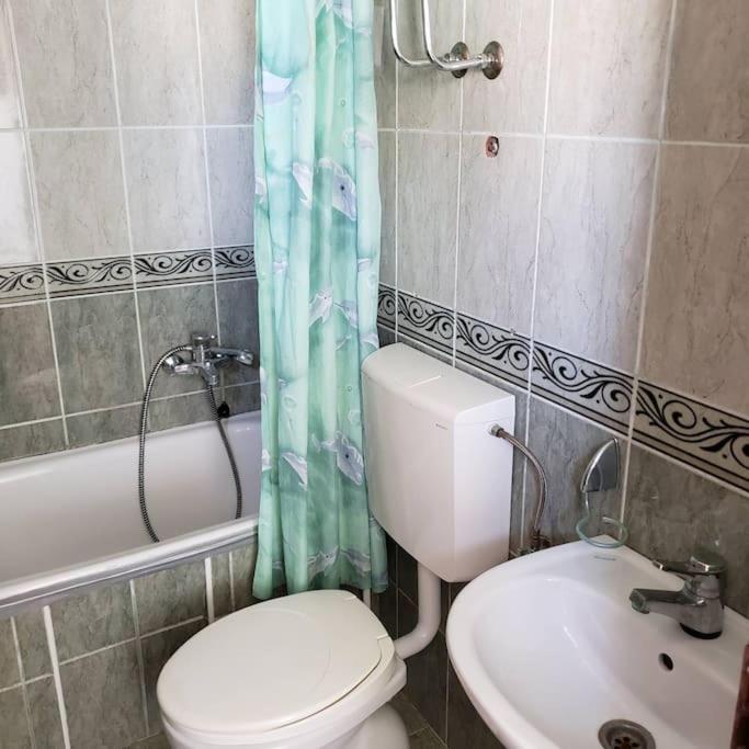 City Center Two-Bedroom Apartment - Two-Bedroom Apartment - 11