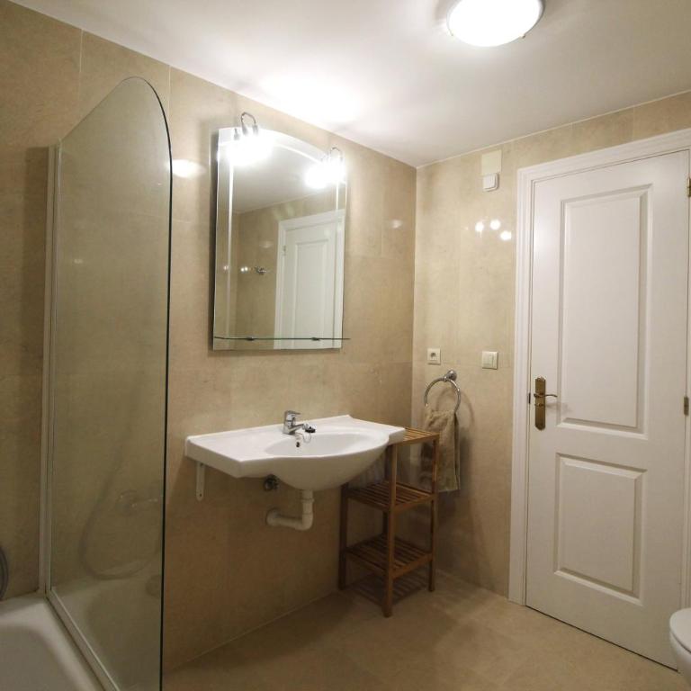 "Mountain View" 2 Bedroom Apartment with Pools Parking - Apartamento de 2 dormitorios - 45