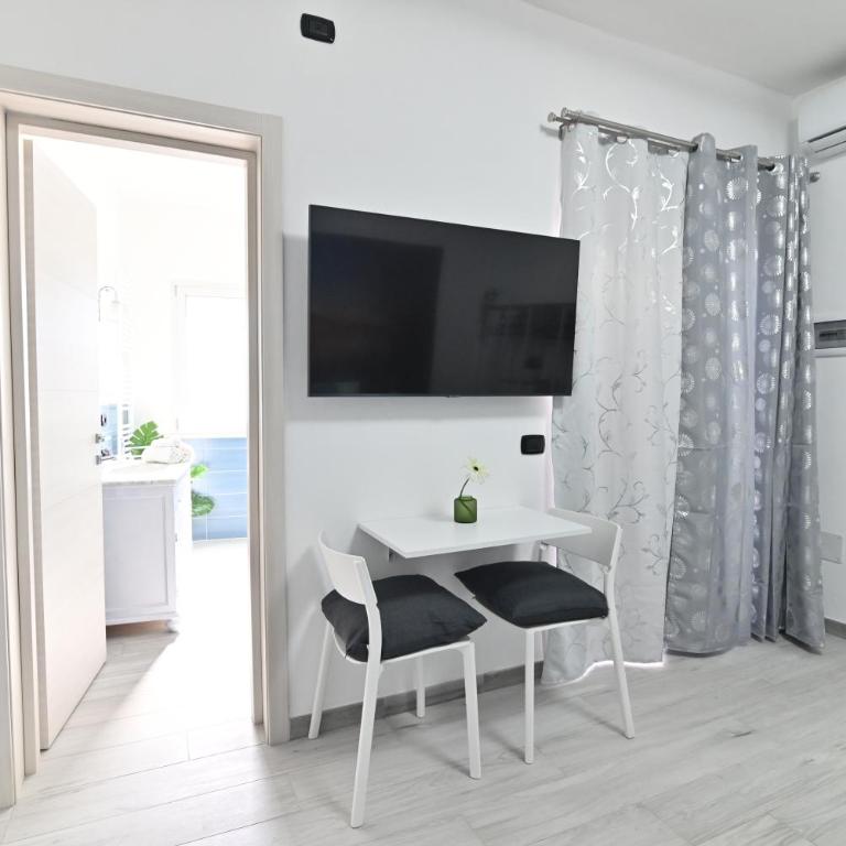 IzzHome Cozy Room - Camera Matrimoniale con Bagno Privato - 10