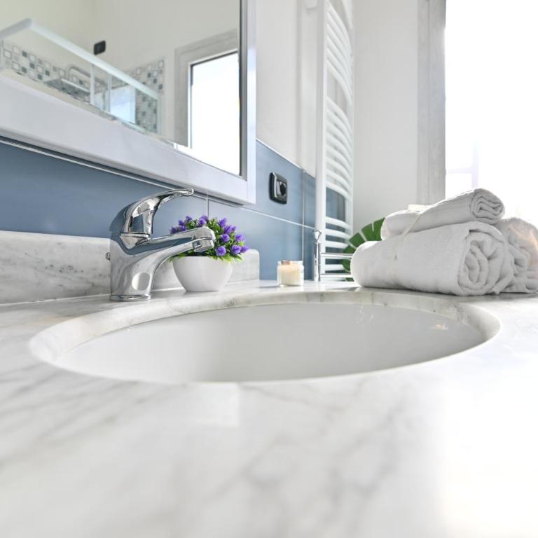 IzzHome Cozy Room - Camera Matrimoniale con Bagno Privato - 17