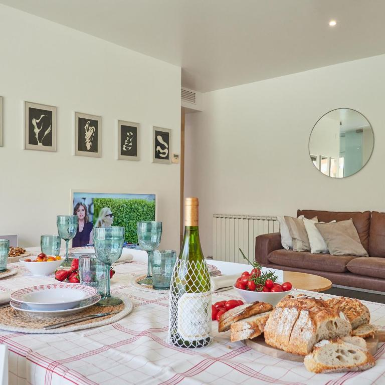 BarcelonaForRent Vila Olimpica Pool Suites - Three-Bedroom Apartment with swimming pool - Ramón Turró, 52 - 53