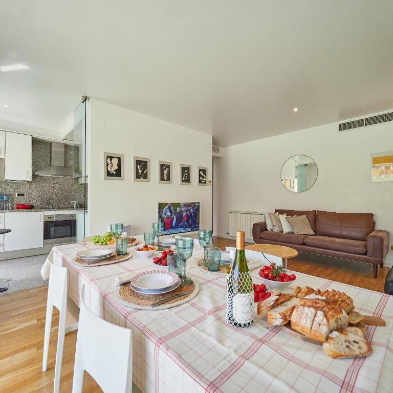 BarcelonaForRent Vila Olimpica Pool Suites - Three-Bedroom Apartment with swimming pool - Ramón Turró, 52 - 46