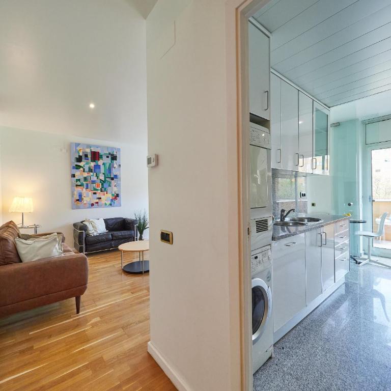 BarcelonaForRent Vila Olimpica Pool Suites - Three-Bedroom Apartment with swimming pool - Ramón Turró, 52 - 61
