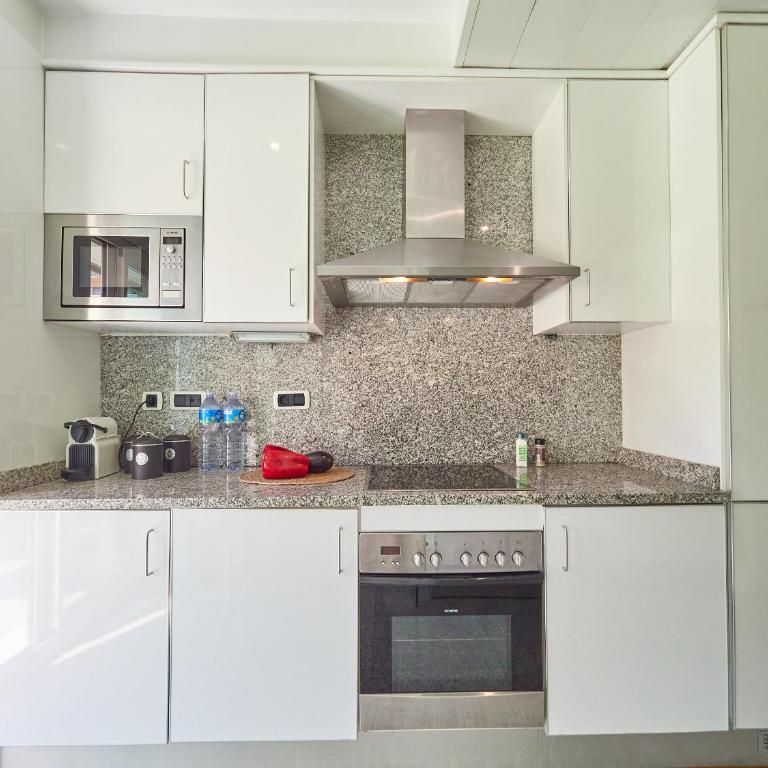 BarcelonaForRent Vila Olimpica Pool Suites - Three-Bedroom Apartment with swimming pool - Ramón Turró, 52 - 70