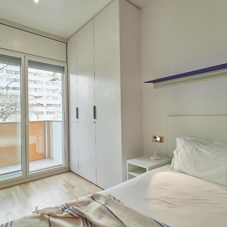 BarcelonaForRent Vila Olimpica Pool Suites - Three-Bedroom Apartment with swimming pool - Ramón Turró, 52 - 76