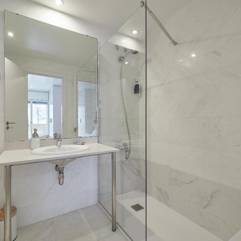 BarcelonaForRent Vila Olimpica Pool Suites - Three-Bedroom Apartment with swimming pool - Ramón Turró, 52 - 84