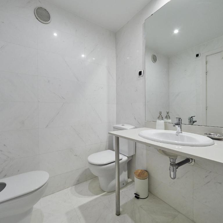 BarcelonaForRent Vila Olimpica Pool Suites - Three-Bedroom Apartment with swimming pool - Ramón Turró, 52 - 90