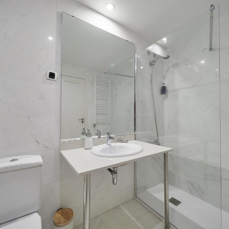 BarcelonaForRent Vila Olimpica Pool Suites - Three-Bedroom Apartment with swimming pool - Ramón Turró, 52 - 88