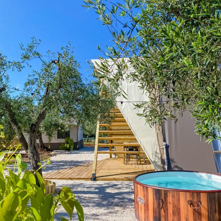 A-luxury Glamping by La Mignola - Tent - 11