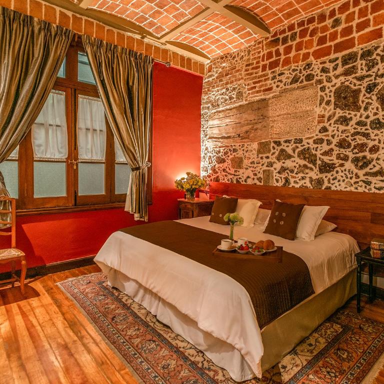 CASA SAUTO Family Suite next to the Cathedral - Two-Bedroom Apartment - 2
