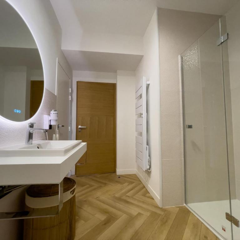 La Maison Régent & spa - Plage de la Baule - Appartement 1 Chambre avec Balcon et Vue sur la Ville - 1