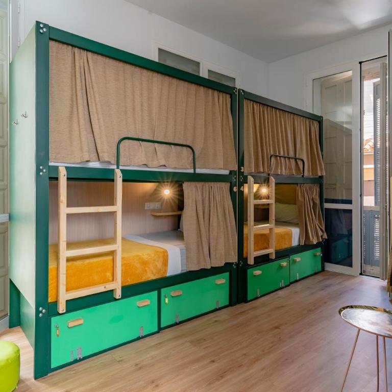 The Urban Jungle Hostel - Cama en habitación compartida femenina de 8 camas - 2