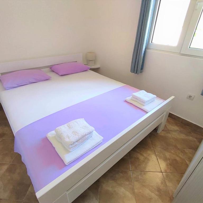 Veron Apartments - Two-Bedroom Apartment - 4