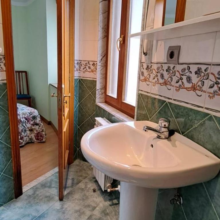 Llanes-Llumedian - Three-Bedroom House - 11