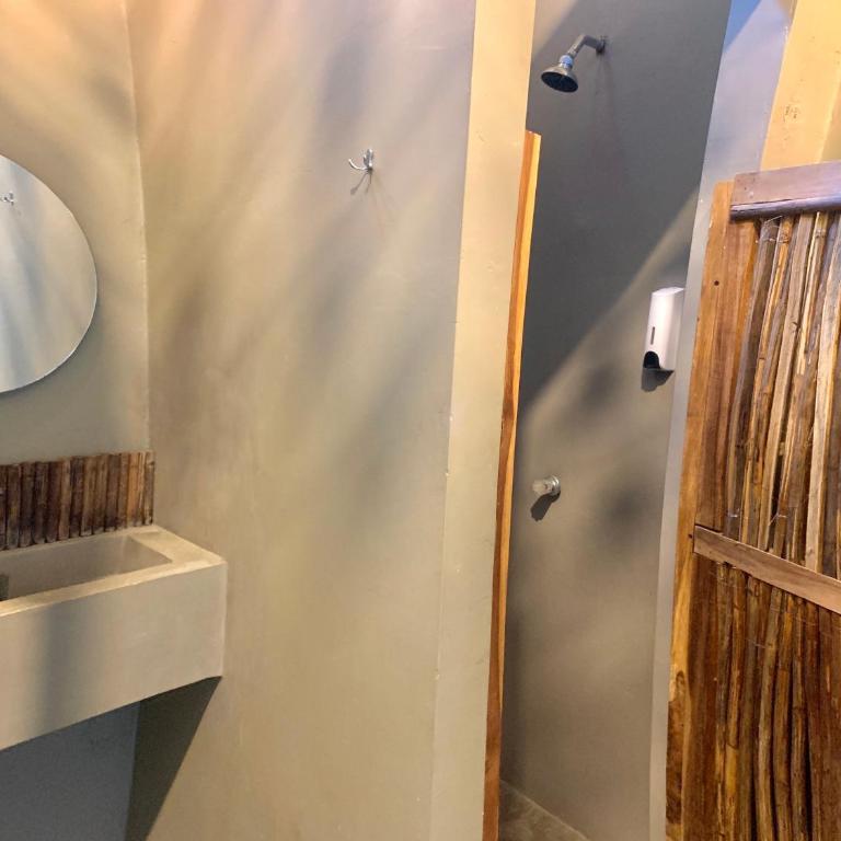 Hostel Musa Paradisiaca - Budget Double Room - 3