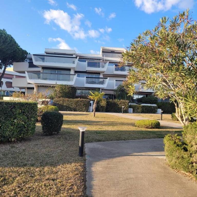 Spacieux rez de jardin vue sur port de plaisance - Appartement 1 Chambre - 21