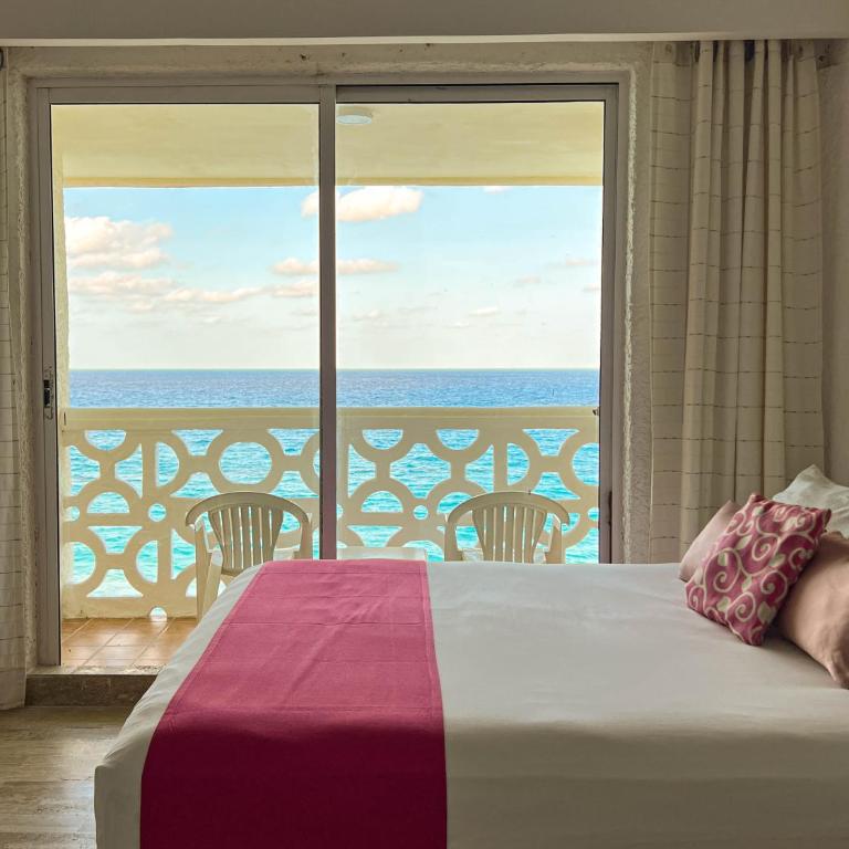 Seashore Apartment Cancun - Studio with Sea View - 15