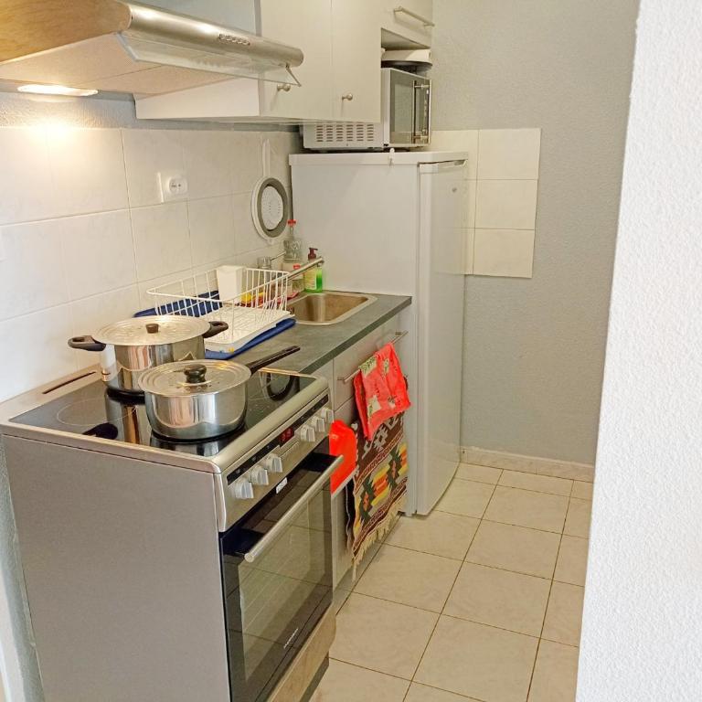 Charmant T2 cabine à Sète avec loggia et parking privé - FR-1-338-450 - Appartement - 3