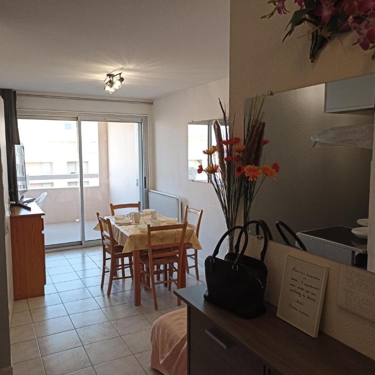 Charmant T2 cabine à Sète avec loggia et parking privé - FR-1-338-450 - Appartement - 7