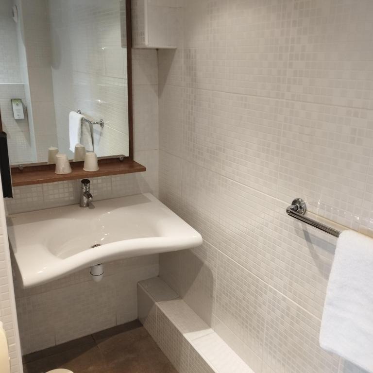 Noemys ARLES - Chambre Double - Accessible aux Personnes à Mobilité Réduite - 3
