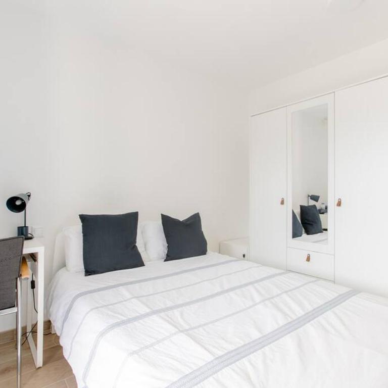 Private room in renovated apartment - Tram 1 min walk - Doppelzimmer mit Balkon und Meerblick - 8