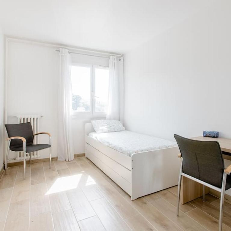 Private room in renovated apartment - Tram 1 min walk - Zweibettzimmer - 7