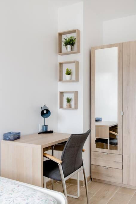Private room in renovated apartment - Tram 1 min walk - Zweibettzimmer - 3