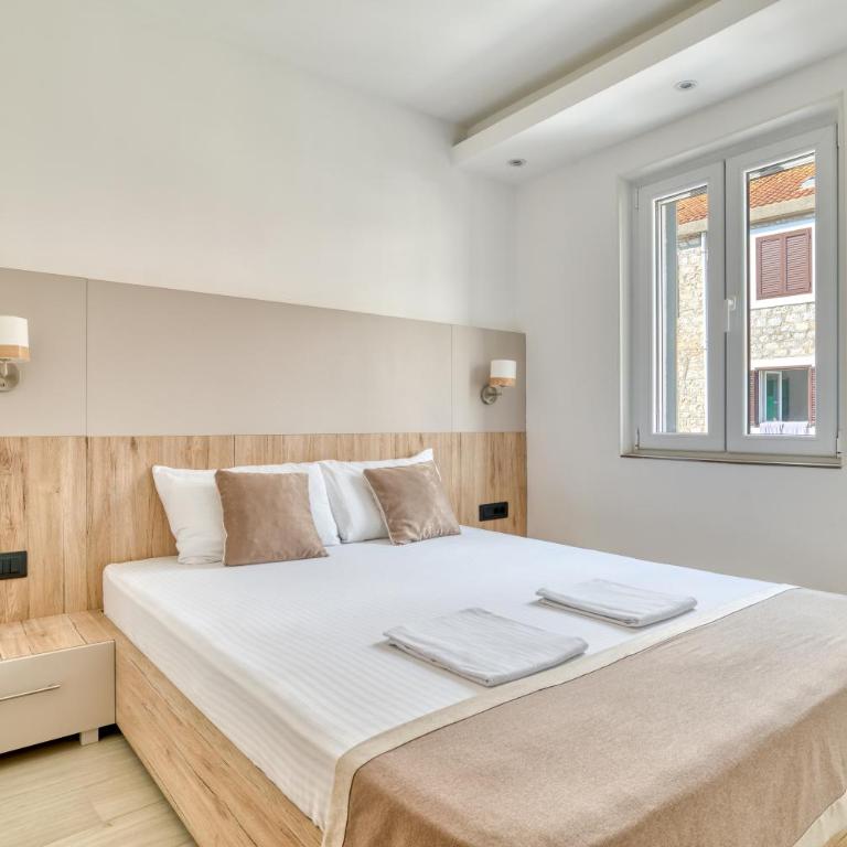 Symphony Apartments Street View - One-Bedroom Apartment - 1