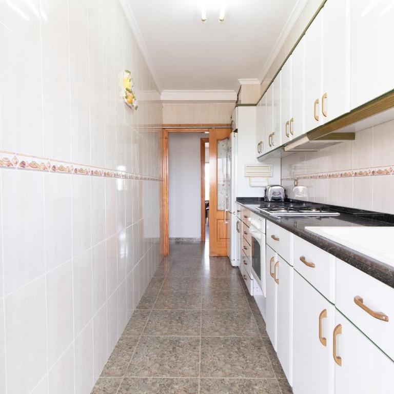 Global Vacacional, Apartamento con terraza y piscina a un paso de la playa - Apartment - 18