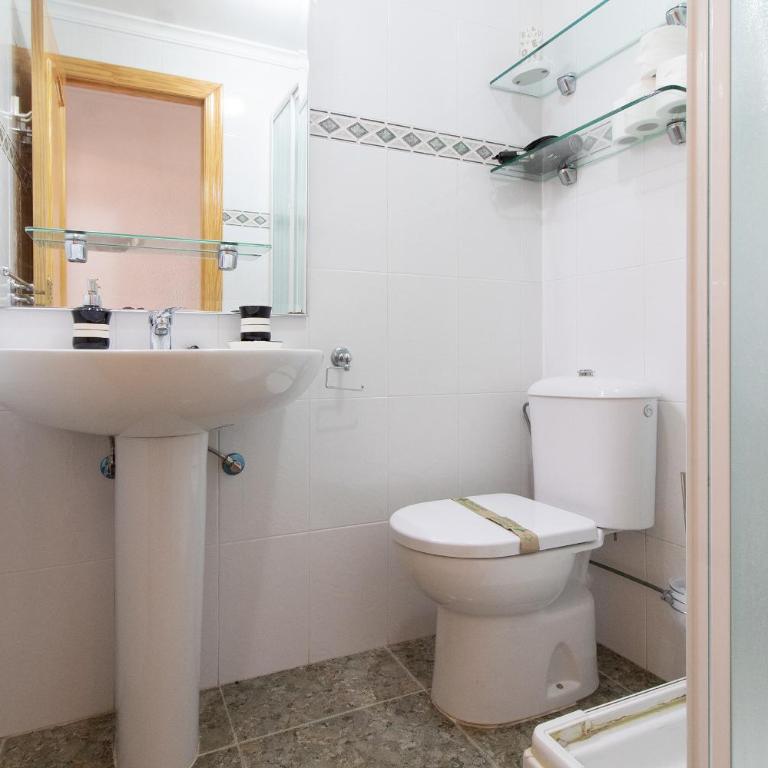 Global Vacacional, Apartamento con terraza y piscina a un paso de la playa - Apartment - 34