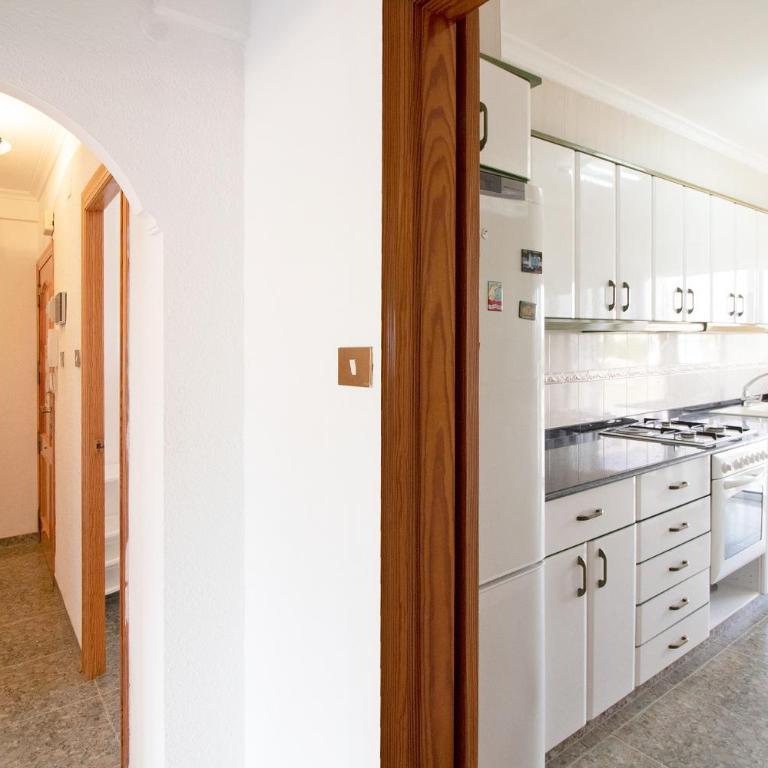 Global Vacacional, Apartamento con terraza y piscina a un paso de la playa - Apartment - 19