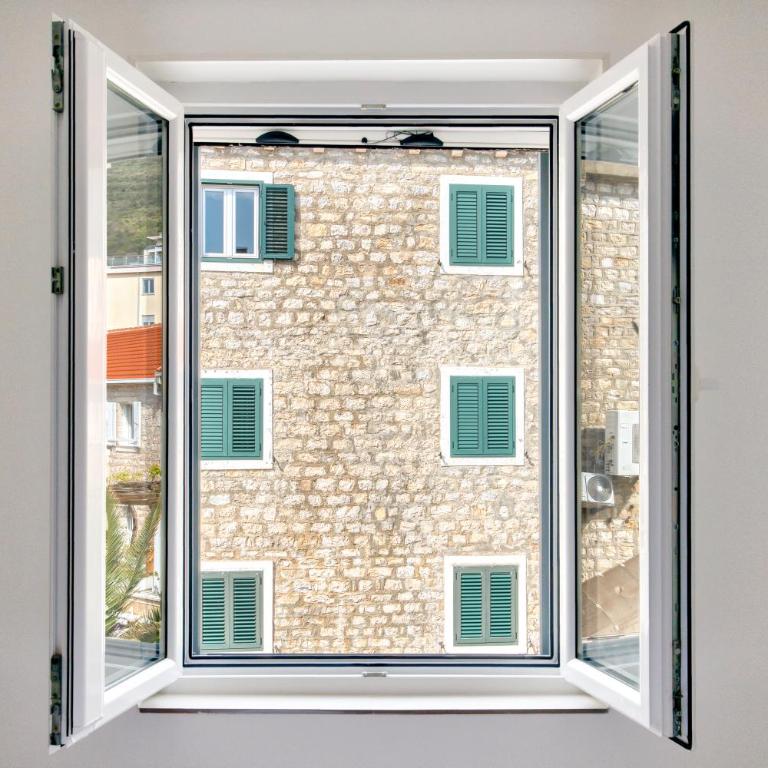 Symphony Apartments Street View - One-Bedroom Apartment - 3